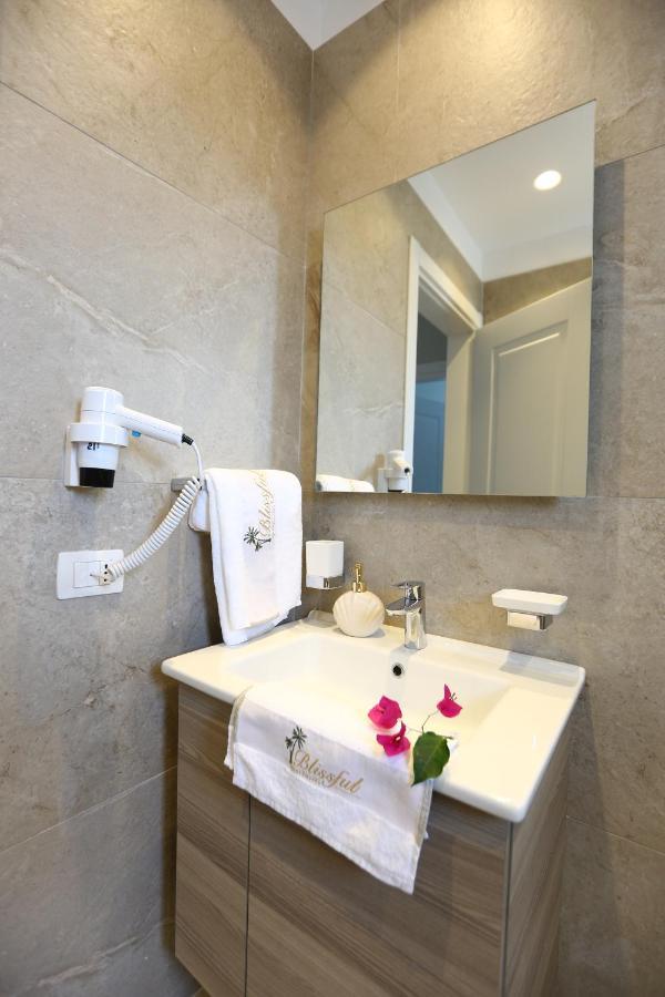 סרנדה Blissful Apartments מראה חיצוני תמונה