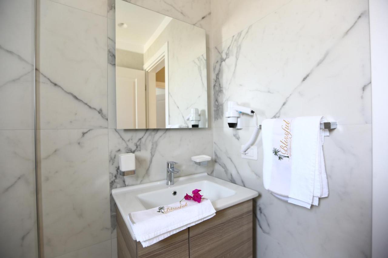 סרנדה Blissful Apartments מראה חיצוני תמונה